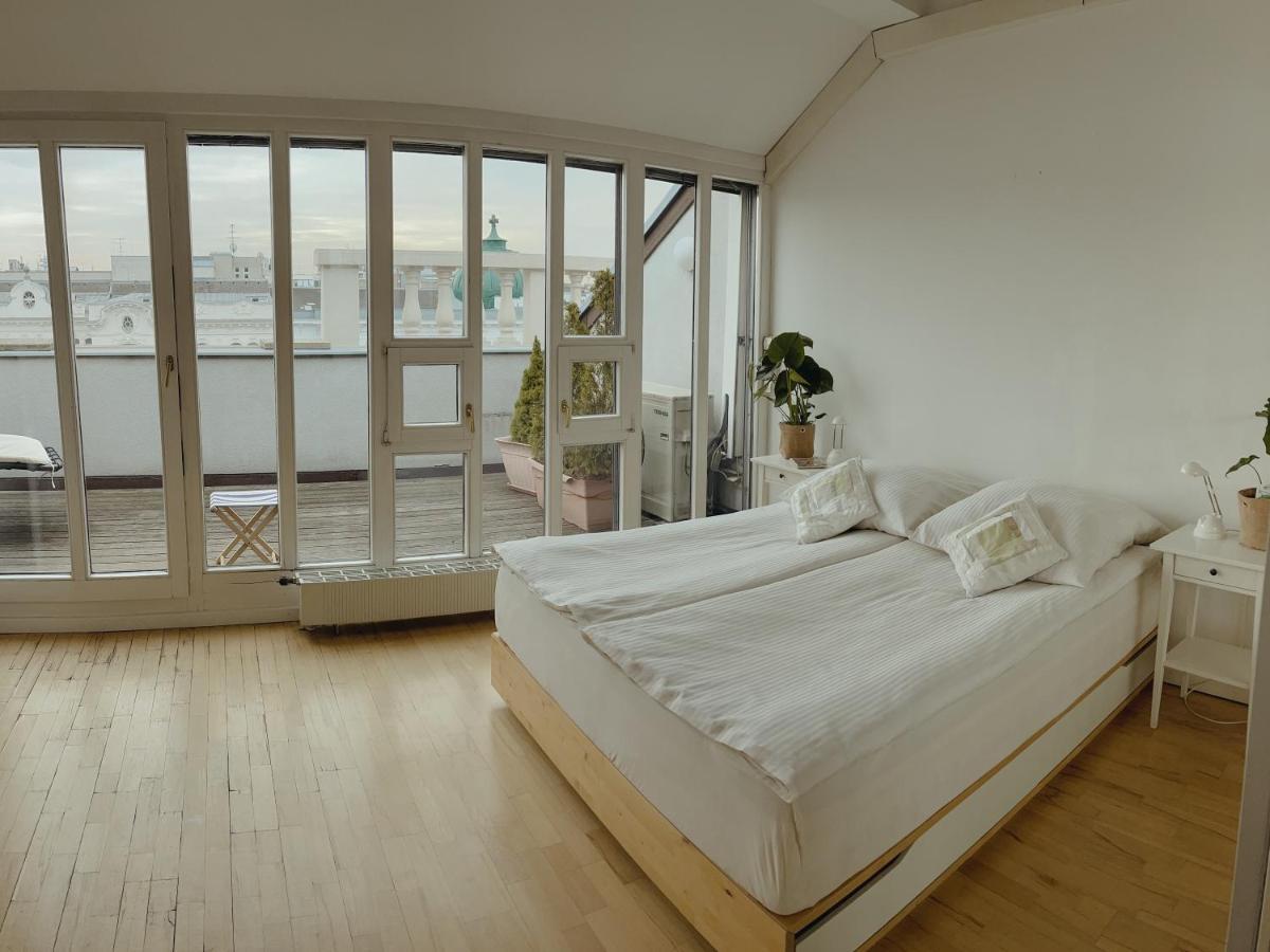 Luxury 150M2 Suite In Most Desirable Area Of Historic Central Bécs Kültér fotó
