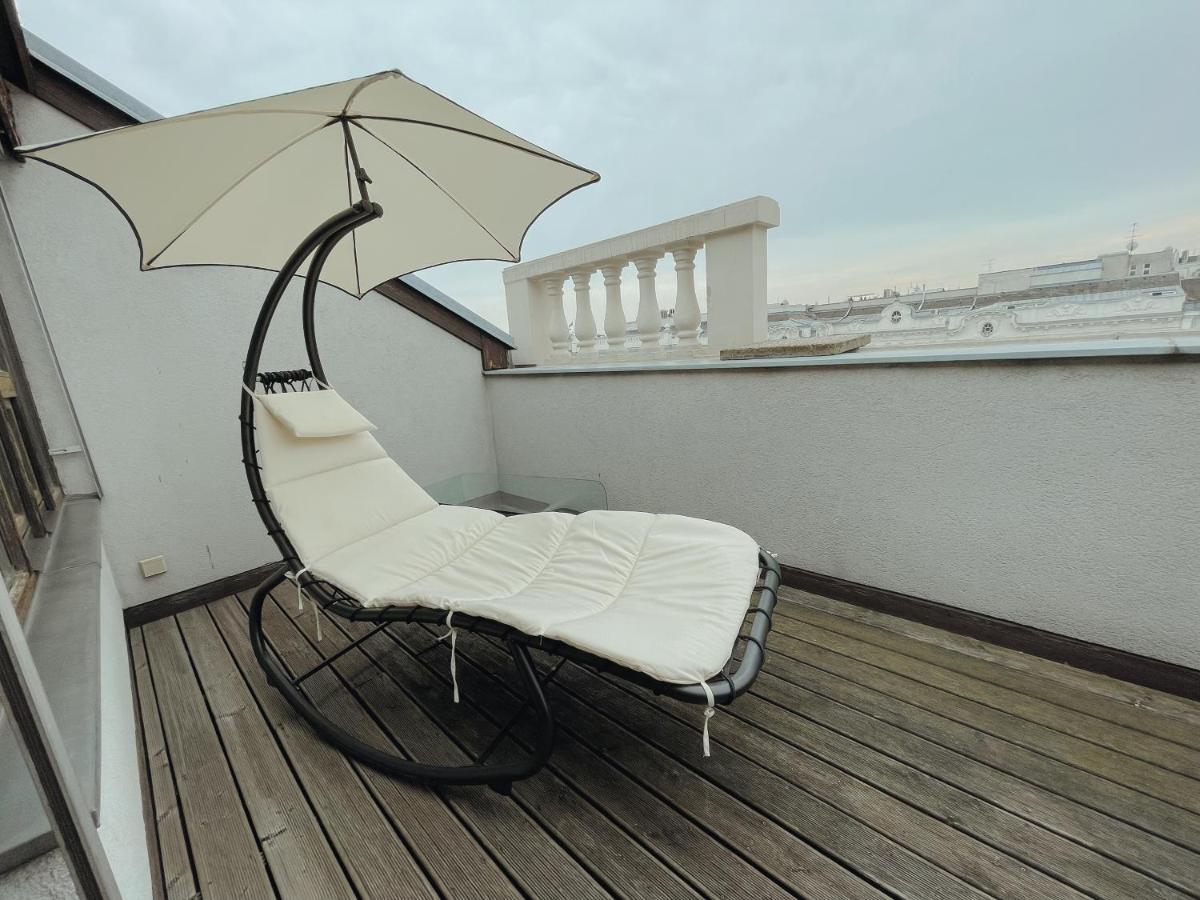 Luxury 150M2 Suite In Most Desirable Area Of Historic Central Bécs Kültér fotó